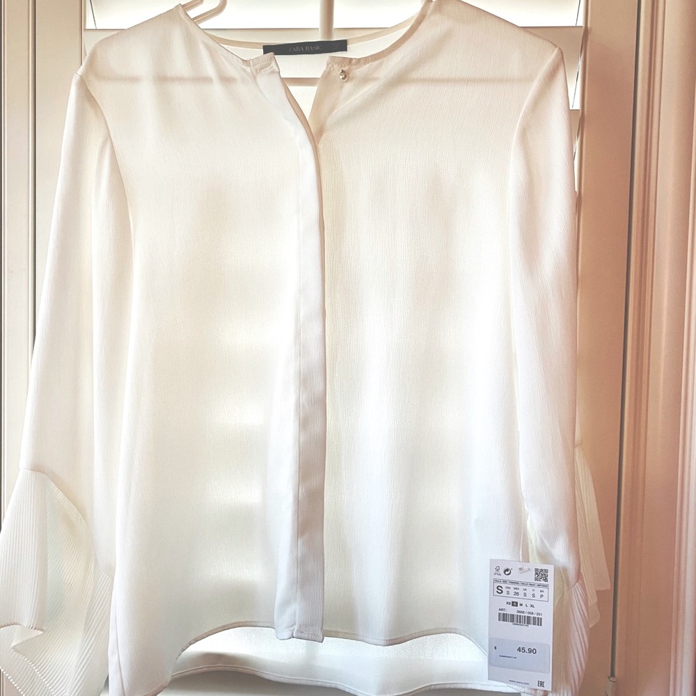 White Zara blouse 🤍